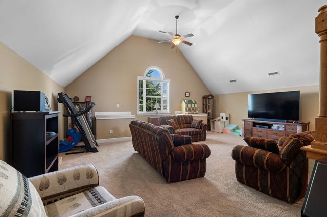 69 Deer Run Rd, Cross Plains, TN 37049