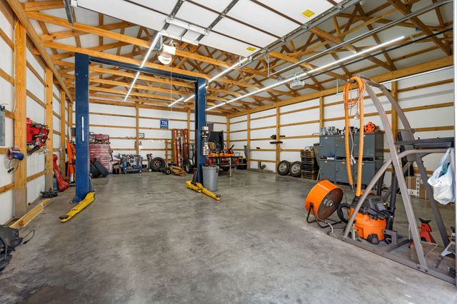 69 Deer Run Rd, Cross Plains, TN 37049