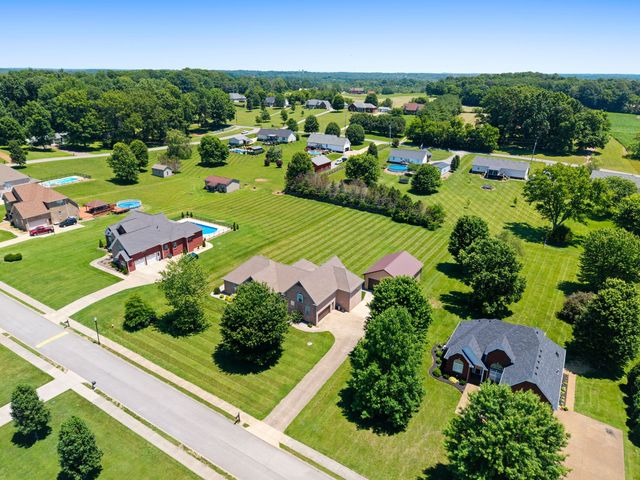69 Deer Run Rd, Cross Plains, TN 37049
