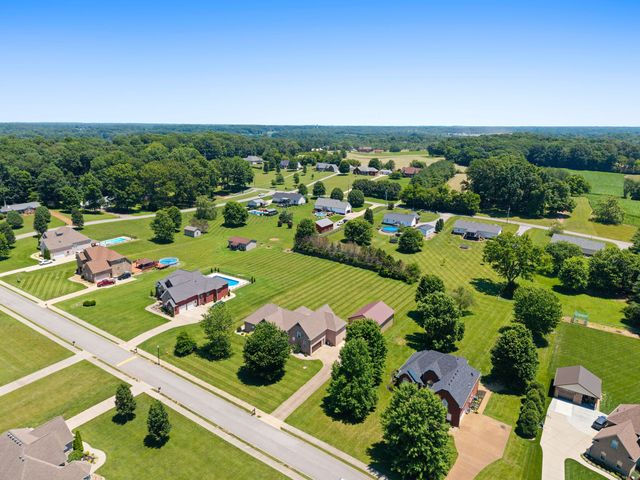 69 Deer Run Rd, Cross Plains, TN 37049