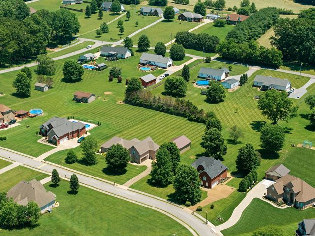 69 Deer Run Rd, Cross Plains, TN 37049