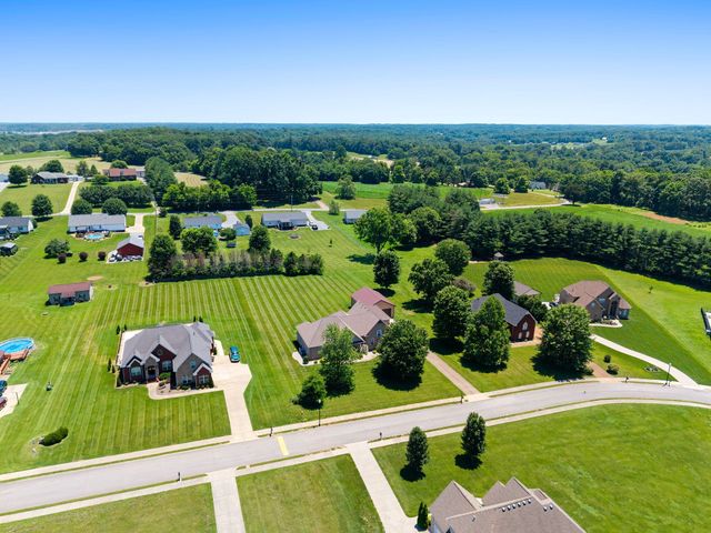 69 Deer Run Rd, Cross Plains, TN 37049