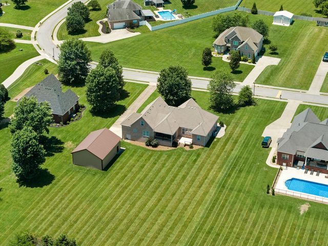 69 Deer Run Rd, Cross Plains, TN 37049