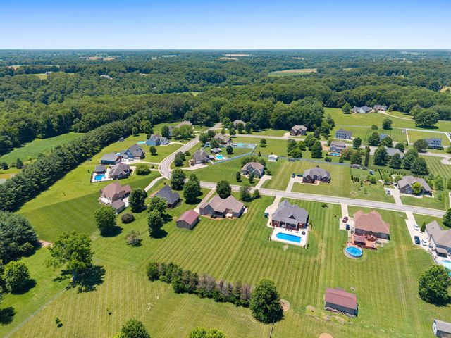 69 Deer Run Rd, Cross Plains, TN 37049