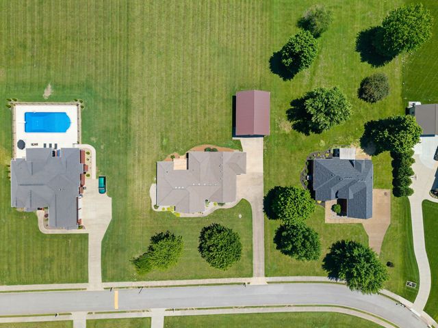 69 Deer Run Rd, Cross Plains, TN 37049