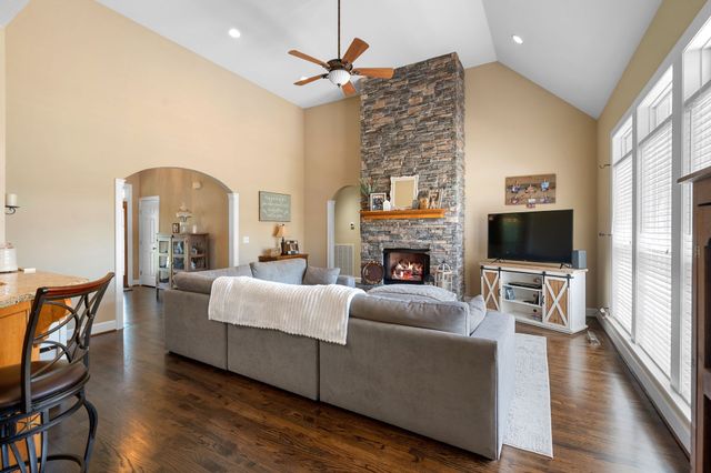 69 Deer Run Rd, Cross Plains, TN 37049