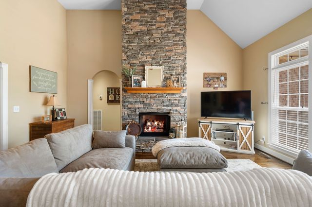69 Deer Run Rd, Cross Plains, TN 37049