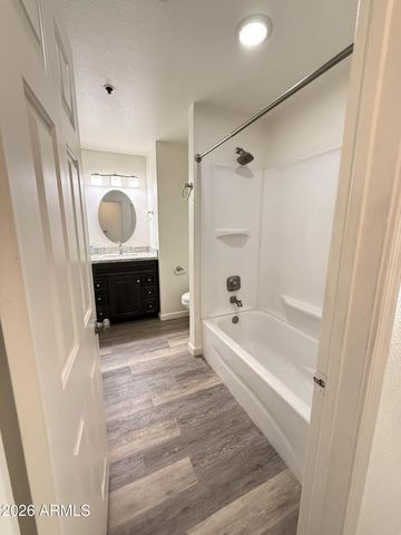 100 E FILLMORE Street 208, Phoenix, AZ 85004