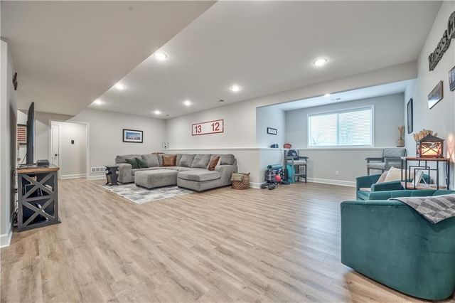 1684 N 163rd Street, Basehor, KS 66007