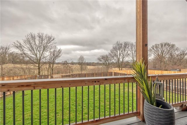 1684 N 163rd Street, Basehor, KS 66007