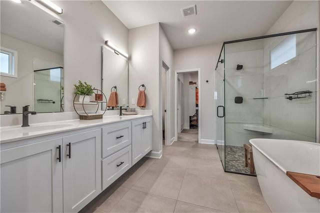 1684 N 163rd Street, Basehor, KS 66007