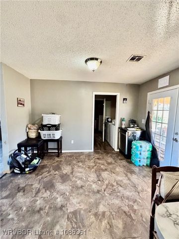 39929 W Drury Lane, Howe, OK 74940