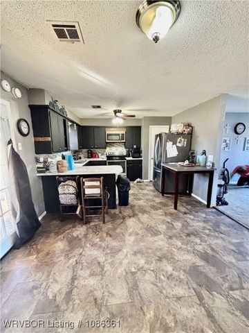 39929 W Drury Lane, Howe, OK 74940