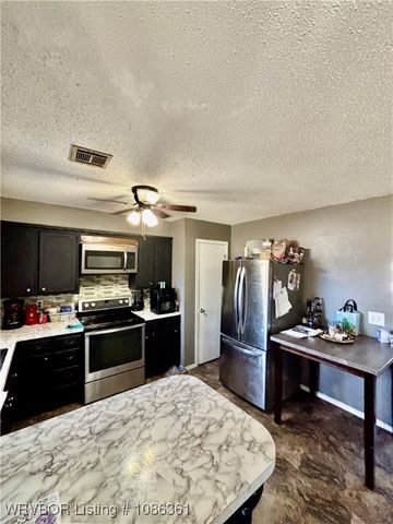 39929 W Drury Lane, Howe, OK 74940