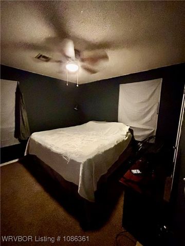 39929 W Drury Lane, Howe, OK 74940