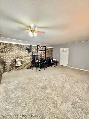 39929 W Drury Lane, Howe, OK 74940