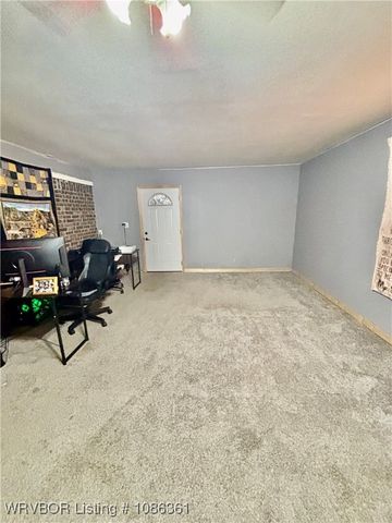 39929 W Drury Lane, Howe, OK 74940