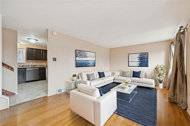 805 Cranberry Drive, Monroeville, PA 15146