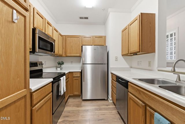 703 Copperline Drive Unit 201, Chapel Hill, NC 27516