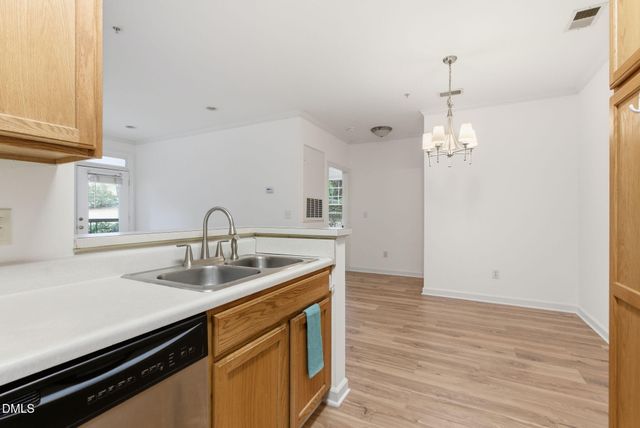 703 Copperline Drive Unit 201, Chapel Hill, NC 27516