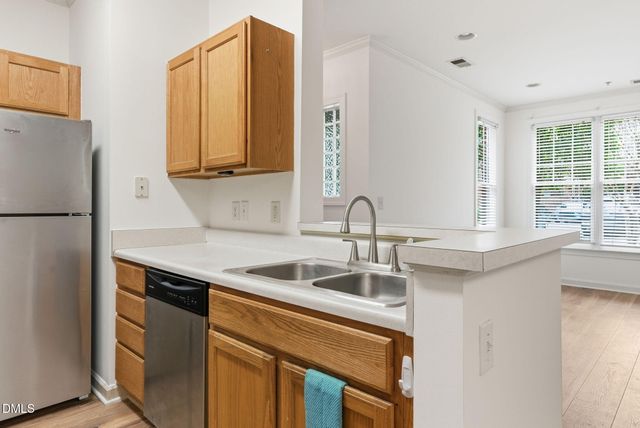 703 Copperline Drive Unit 201, Chapel Hill, NC 27516