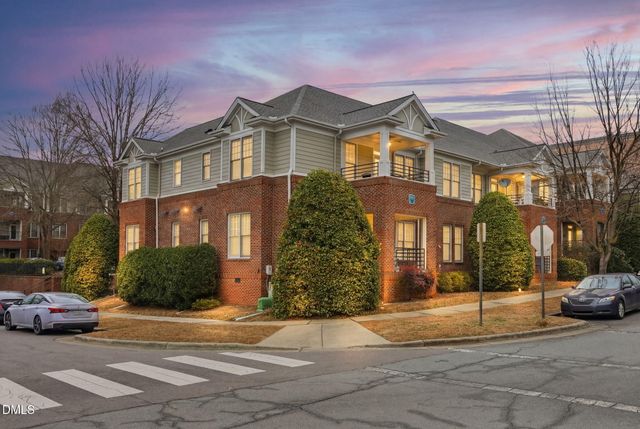 703 Copperline Drive Unit 201, Chapel Hill, NC 27516
