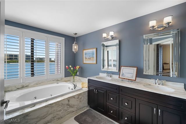 523 La Peninsula BLVD 523, Naples, FL 34113