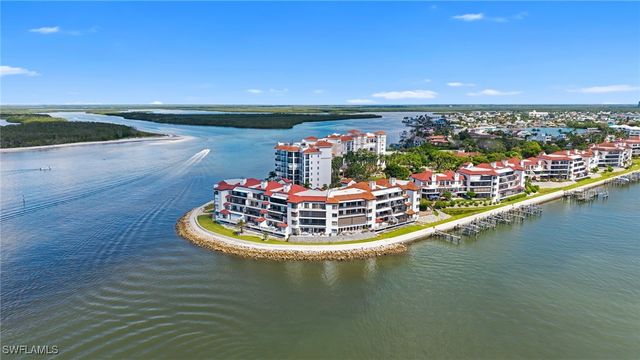 523 La Peninsula BLVD 523, Naples, FL 34113