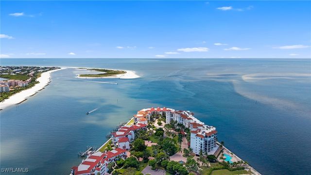 523 La Peninsula BLVD 523, Naples, FL 34113