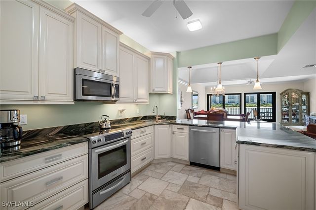 523 La Peninsula BLVD 523, Naples, FL 34113