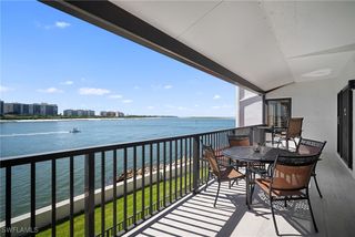 523 La Peninsula BLVD 523, Naples, FL 34113