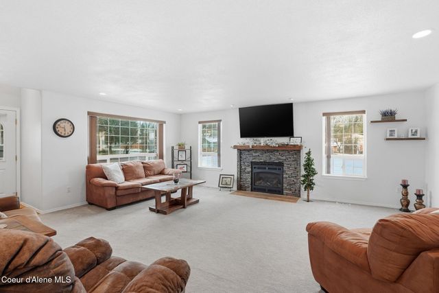 502 Lewiston AVE, Pinehurst, ID 83850