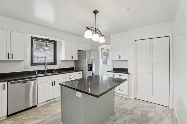 5484 Niesen Road, Cross Plains, WI 53528