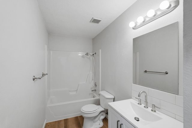 6403 N Wendell St, Park City, KS 67219