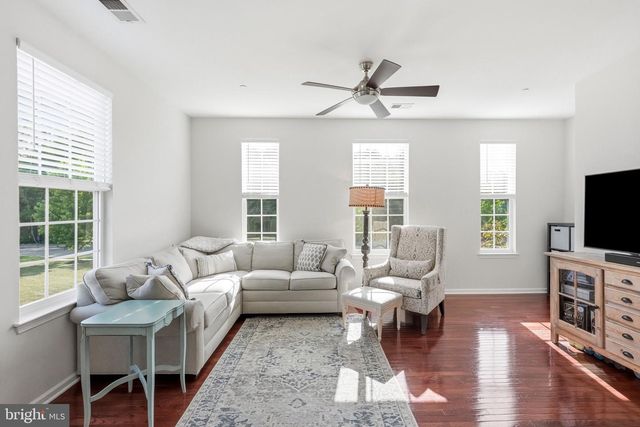 402 AURA RD, Glassboro, NJ 08028