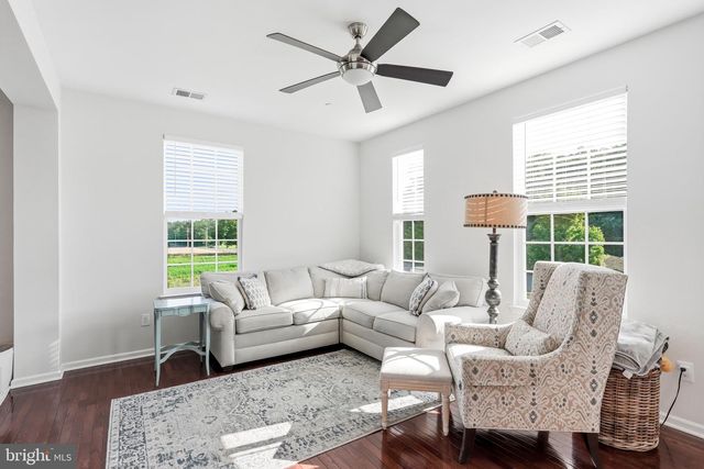 402 AURA RD, Glassboro, NJ 08028