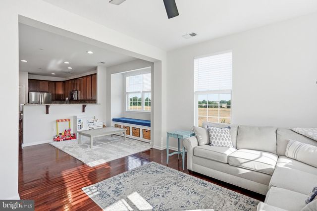 402 AURA RD, Glassboro, NJ 08028