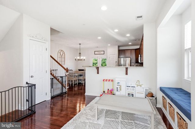 402 AURA RD, Glassboro, NJ 08028