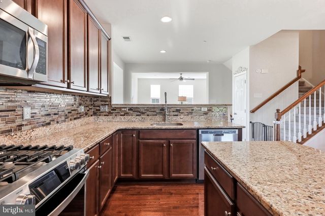 402 AURA RD, Glassboro, NJ 08028