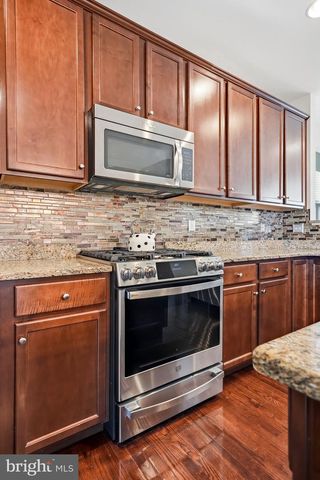 402 AURA RD, Glassboro, NJ 08028