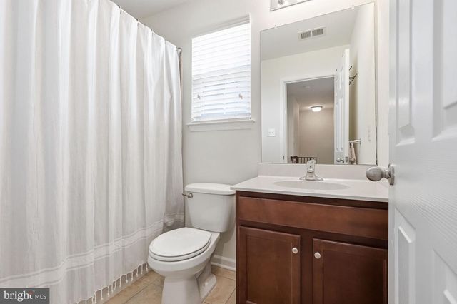 402 AURA RD, Glassboro, NJ 08028