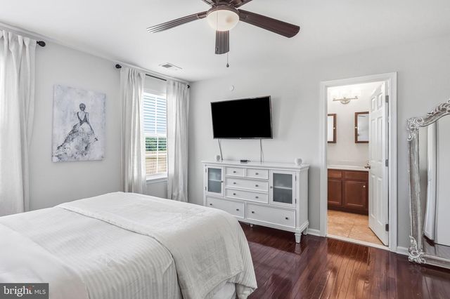 402 AURA RD, Glassboro, NJ 08028