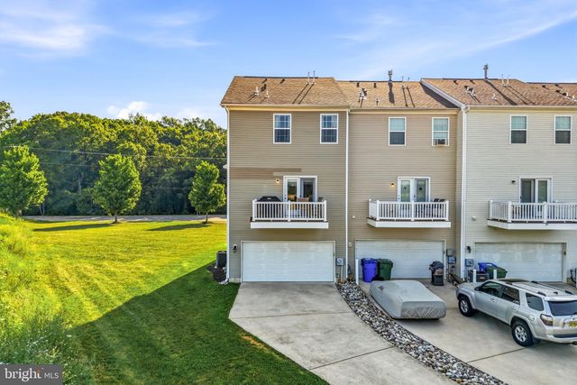 402 AURA RD, Glassboro, NJ 08028