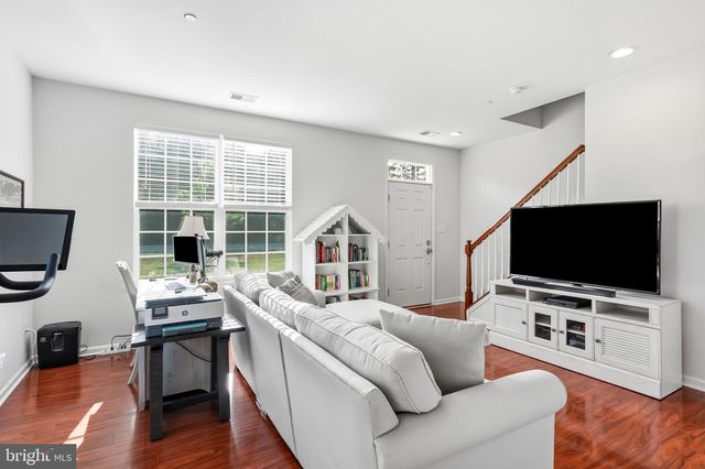 402 AURA RD, Glassboro, NJ 08028