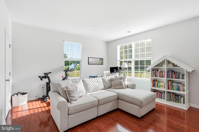 402 AURA RD, Glassboro, NJ 08028