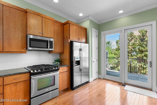 14501 Signature Point Dr, Louisville, KY 40299