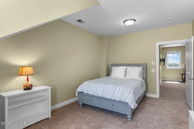 14501 Signature Point Dr, Louisville, KY 40299