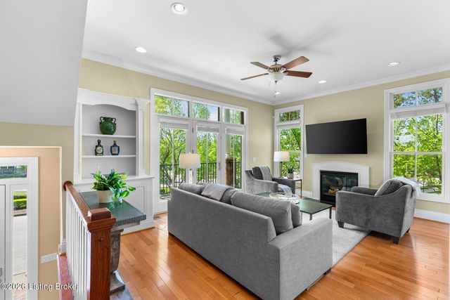 14501 Signature Point Dr, Louisville, KY 40299