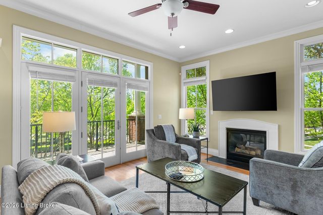 14501 Signature Point Dr, Louisville, KY 40299