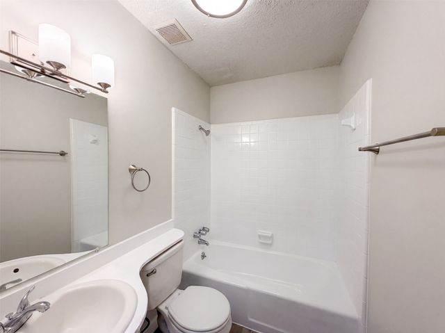 6601 Oaklawn Drive, Watauga, TX 76148